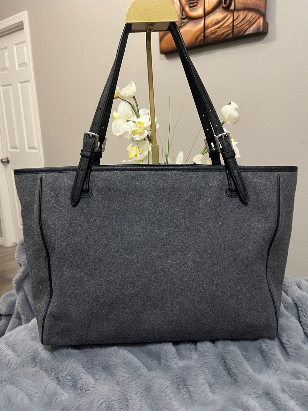 Tory Burch Gray Wool Buckle Tote with Black Leather Details GUC retail $349 - Picture 4 of 10